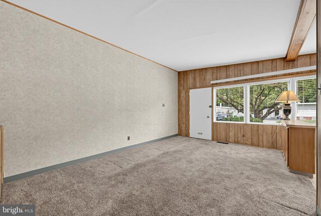 9325 TROUT RD, Philadelphia, PA 19115