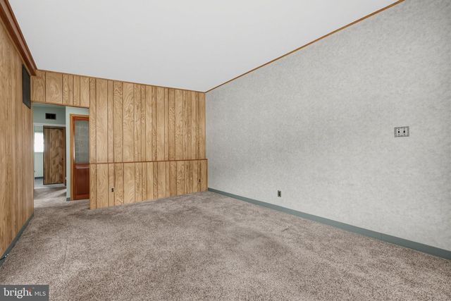 9325 TROUT RD, Philadelphia, PA 19115