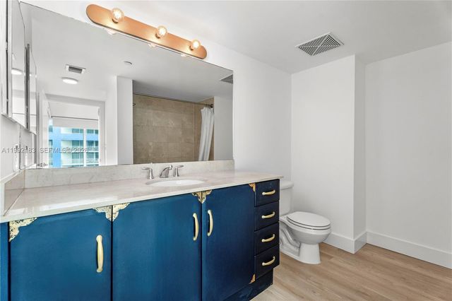 2101 Brickell Ave 806, Miami, FL 33129