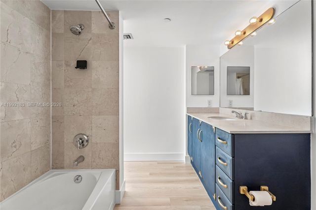 2101 Brickell Ave 806, Miami, FL 33129