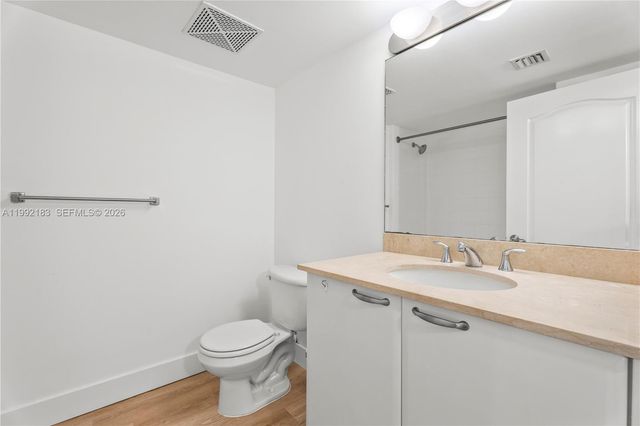 2101 Brickell Ave 806, Miami, FL 33129