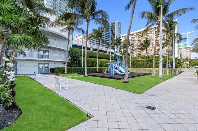 2101 Brickell Ave 806, Miami, FL 33129