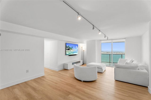 2101 Brickell Ave 806, Miami, FL 33129