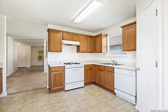 8519 Snakeweed, Converse, TX 78109