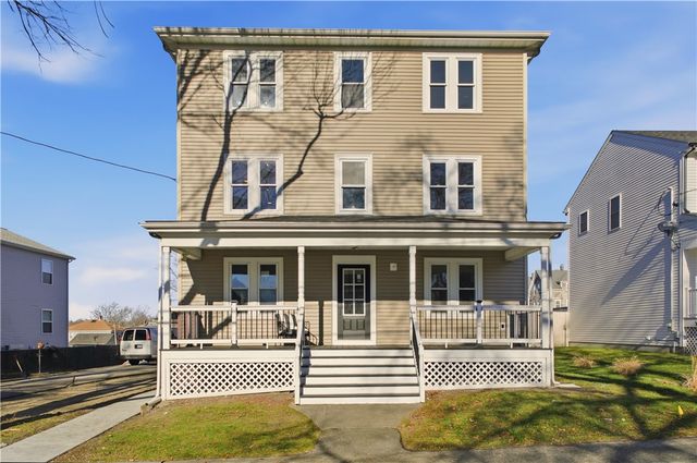 85 Bayview Avenue 2, Bristol, RI 02809