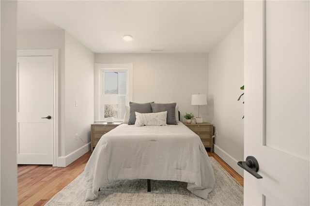 85 Bayview Avenue 2, Bristol, RI 02809