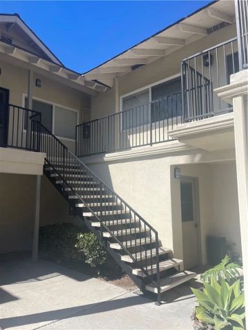 119 17th Street C, Huntington Beach, CA 92648