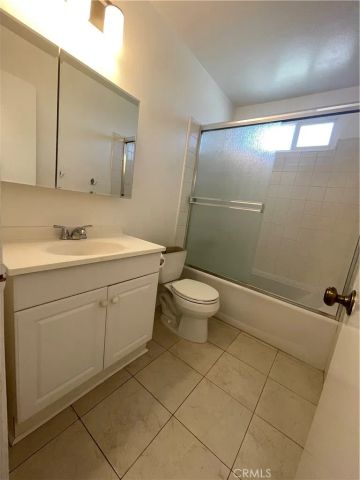 119 17th Street C, Huntington Beach, CA 92648