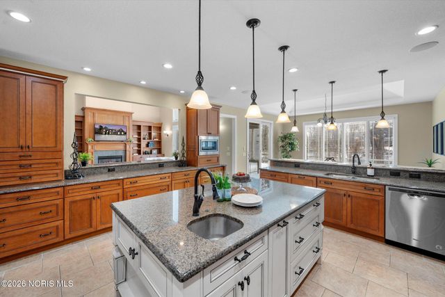 3813 Timber Valley Drive, Maumee, OH 43537