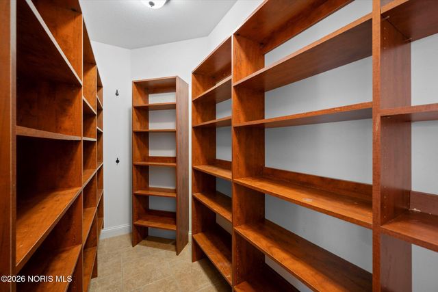 3813 Timber Valley Drive, Maumee, OH 43537