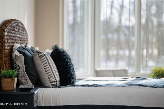 3813 Timber Valley Drive, Maumee, OH 43537