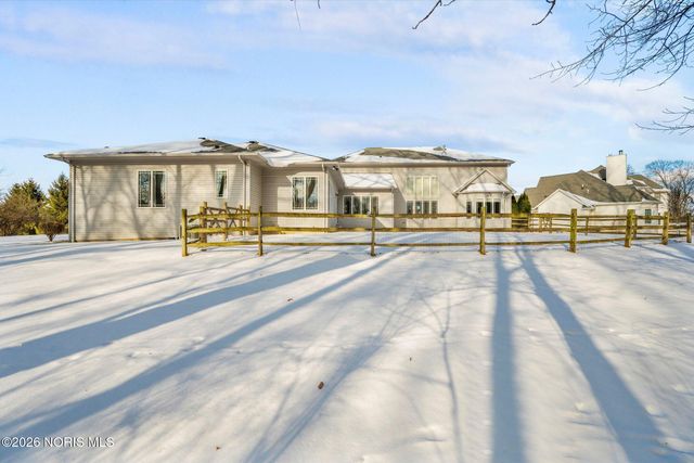 3813 Timber Valley Drive, Maumee, OH 43537