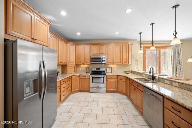 3813 Timber Valley Drive, Maumee, OH 43537