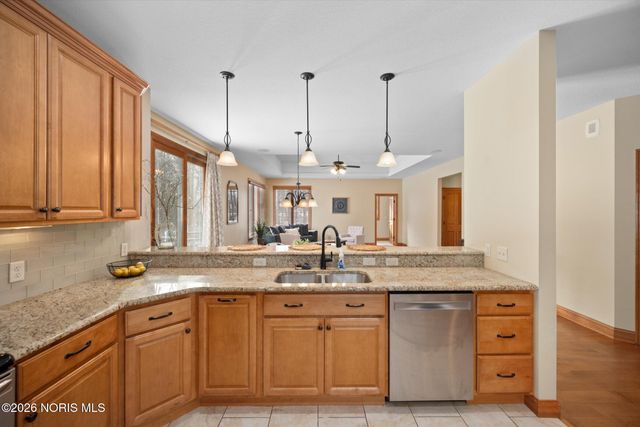 3813 Timber Valley Drive, Maumee, OH 43537