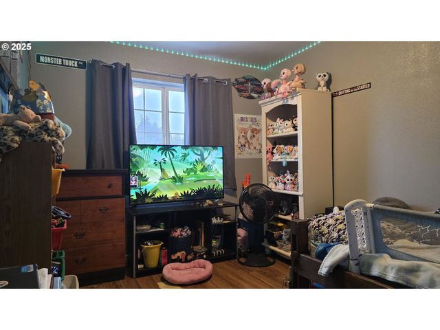 934 S 46TH St, Springfield, OR 97478