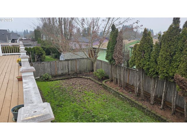 934 S 46TH St, Springfield, OR 97478