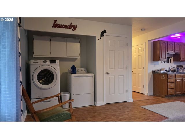 934 S 46TH St, Springfield, OR 97478