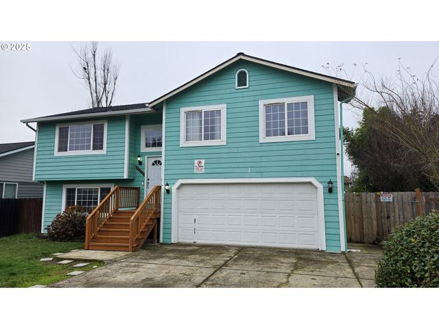 934 S 46TH St, Springfield, OR 97478