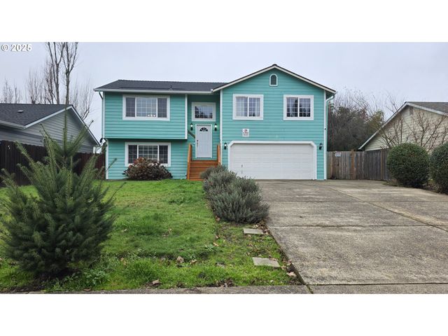 934 S 46TH St, Springfield, OR 97478