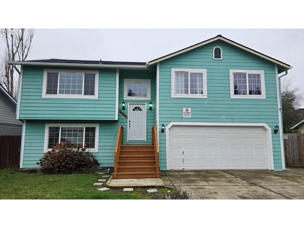 934 S 46TH St, Springfield, OR 97478