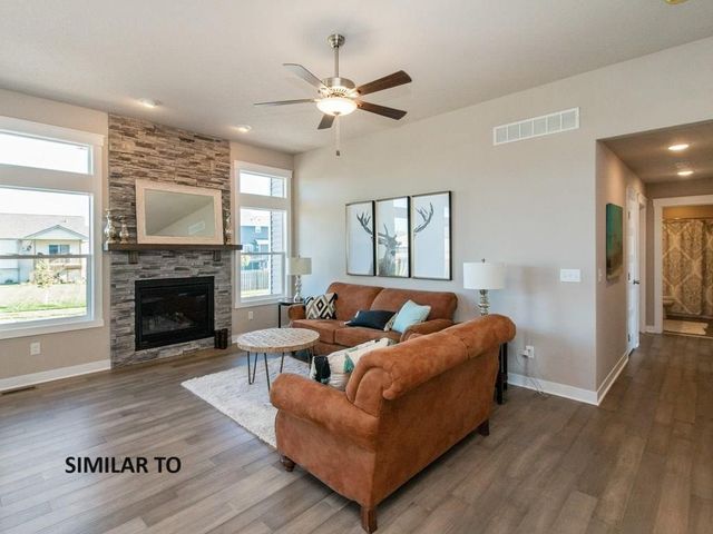 751 SE Hollow Court, West Des Moines, IA 50265