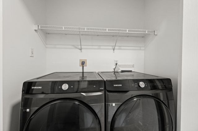 2247 Grand Avenue 7, West Des Moines, IA 50265