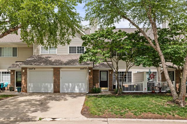 2247 Grand Avenue 7, West Des Moines, IA 50265