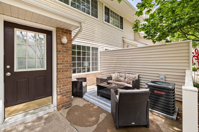 2247 Grand Avenue 7, West Des Moines, IA 50265