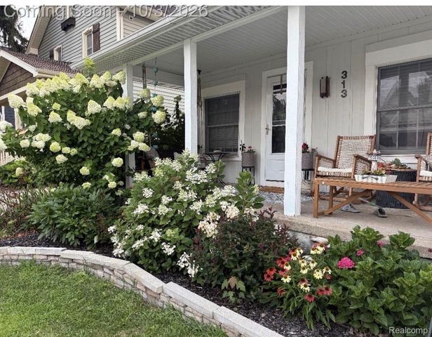 313 N Castell Avenue, Rochester, MI 48307