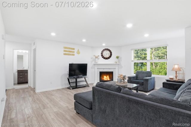24506 Jade Drive, Farmington Hills, MI 48336