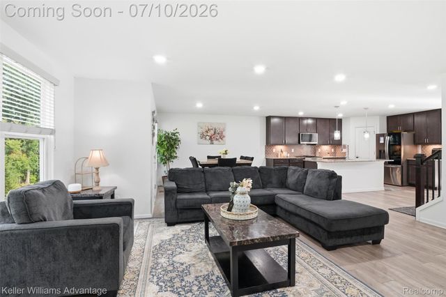 24506 Jade Drive, Farmington Hills, MI 48336