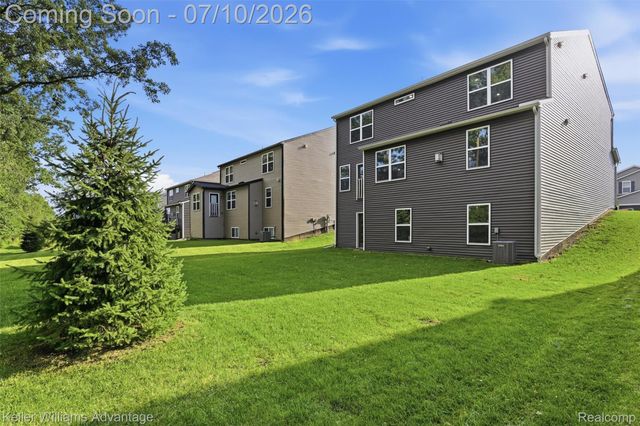 24506 Jade Drive, Farmington Hills, MI 48336