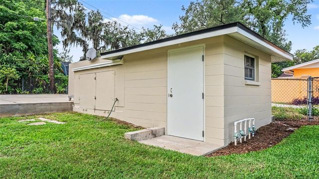 715 LAUREL LANE, Lakeland, FL 33813