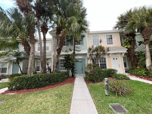 8064 Sanibel Dr, Tamarac, FL 33321