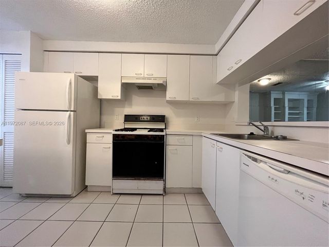 8064 Sanibel Dr, Tamarac, FL 33321