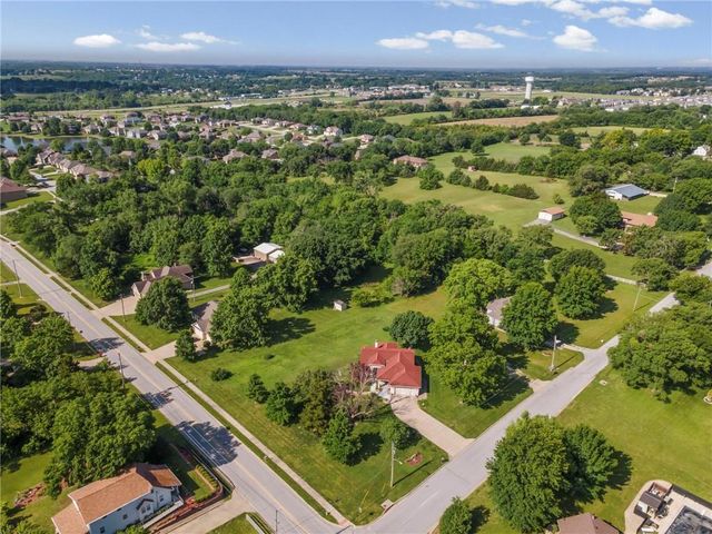 1720 N 150th Street, Basehor, KS 66007