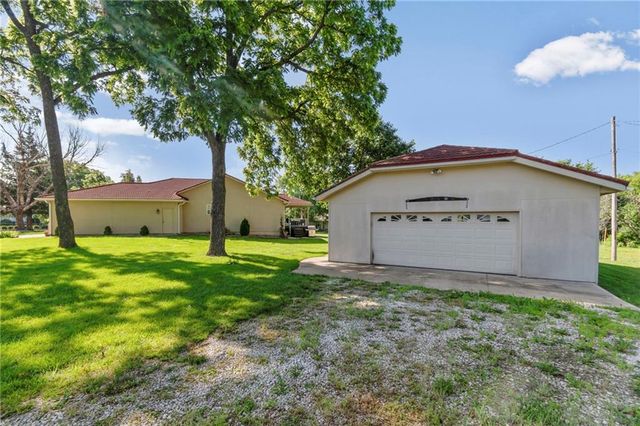 1720 N 150th Street, Basehor, KS 66007