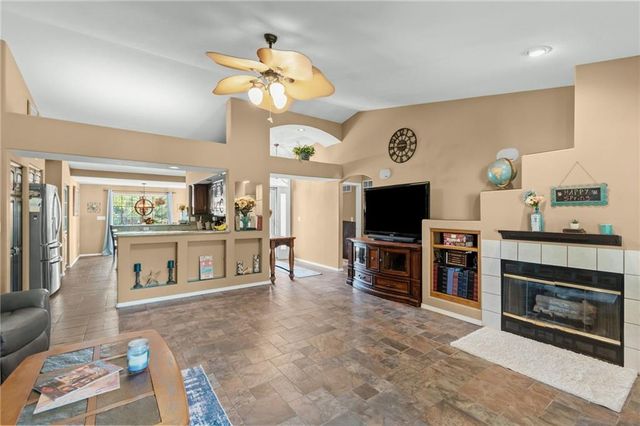 1720 N 150th Street, Basehor, KS 66007