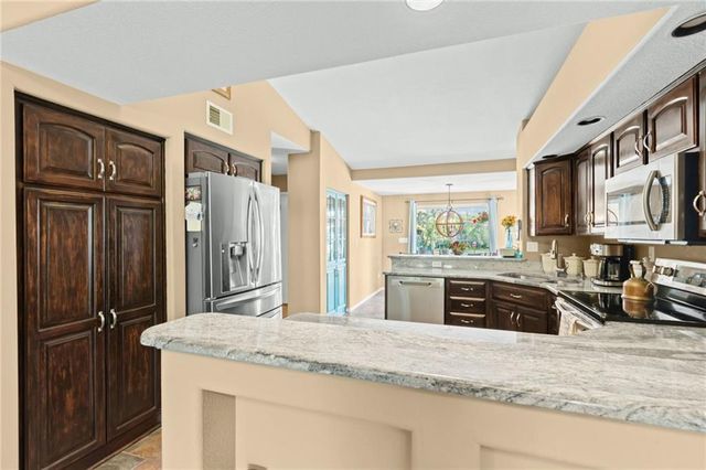 1720 N 150th Street, Basehor, KS 66007