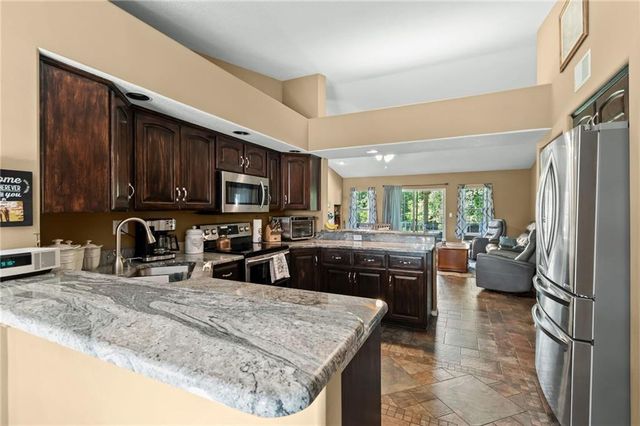 1720 N 150th Street, Basehor, KS 66007