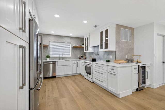 2206 SW 20th Way, Boynton Beach, FL 33426