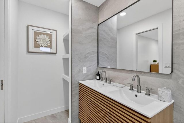 2206 SW 20th Way, Boynton Beach, FL 33426