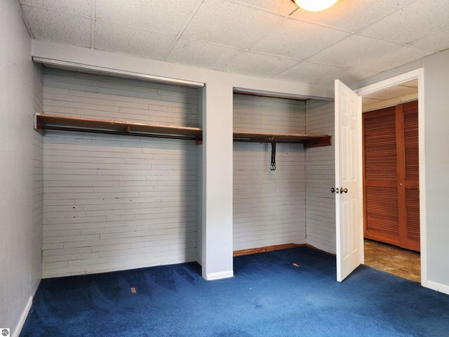 317 Longview Drive, Midland, MI 48642