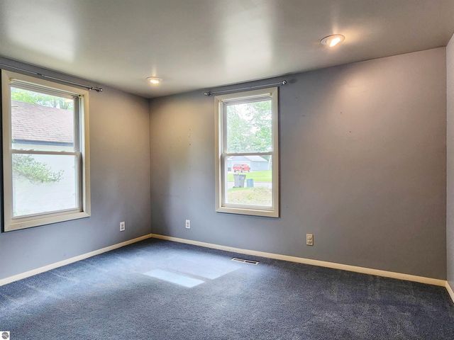 317 Longview Drive, Midland, MI 48642