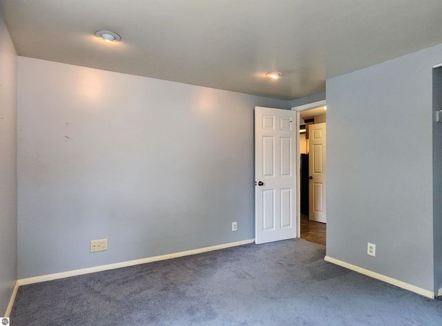 317 Longview Drive, Midland, MI 48642