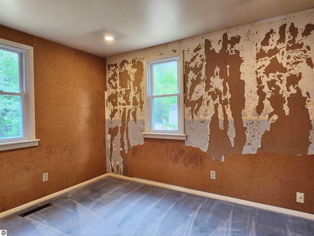 317 Longview Drive, Midland, MI 48642