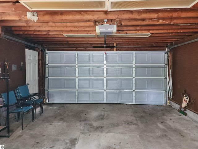 317 Longview Drive, Midland, MI 48642