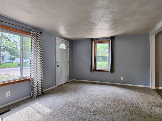 317 Longview Drive, Midland, MI 48642