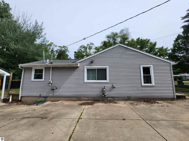 317 Longview Drive, Midland, MI 48642
