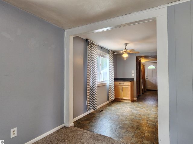 317 Longview Drive, Midland, MI 48642